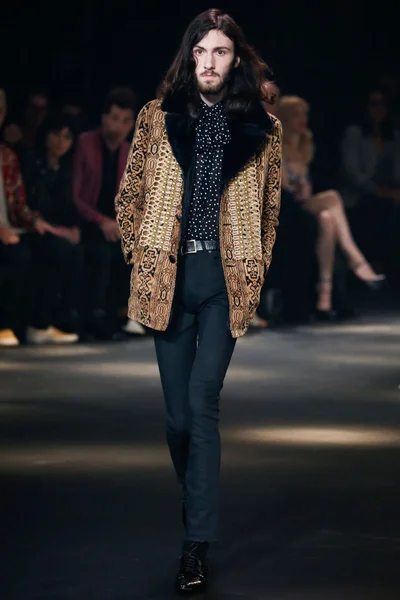 Look 14